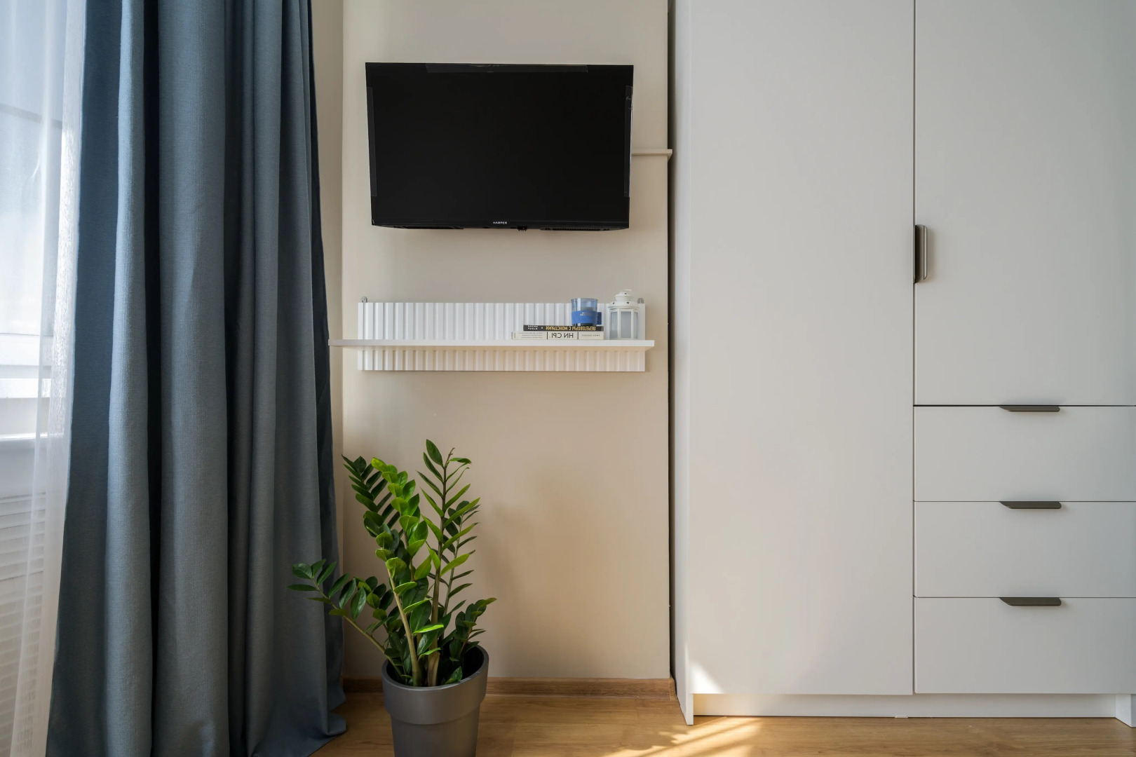 Квартира Просторная с зоной отдыха на балконе последнего этажа с видом на тихий двор