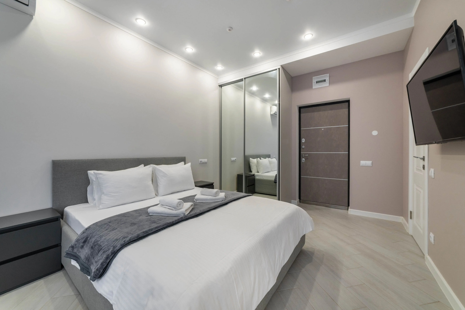 Квартира уникальная студия со своим балконом и видом на море