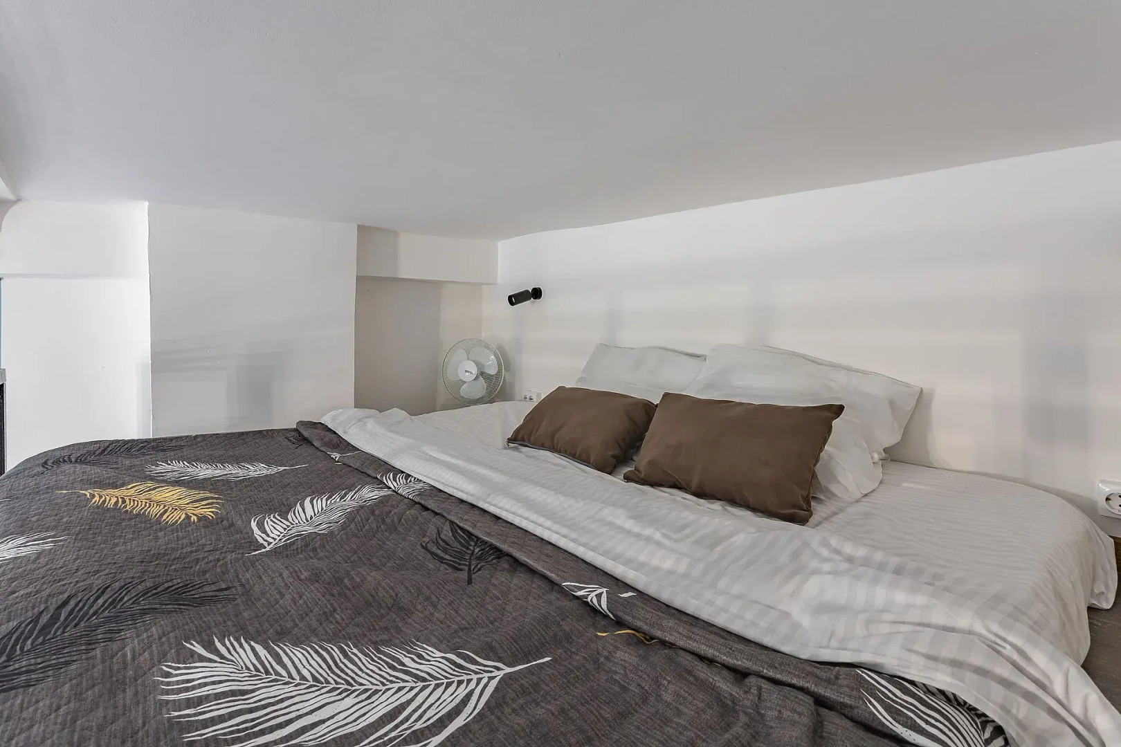 Апартаменты Лофт 4 около ТЦ Этажи