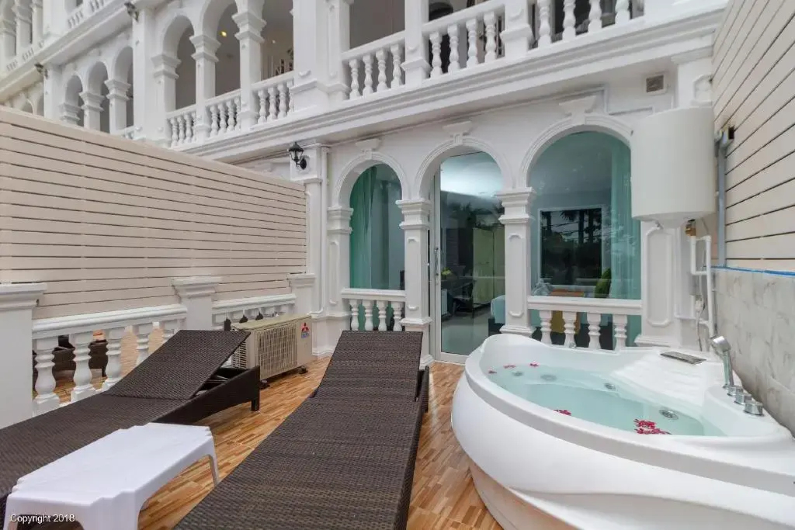 Отель Modern Living Residence  Phuket Patong