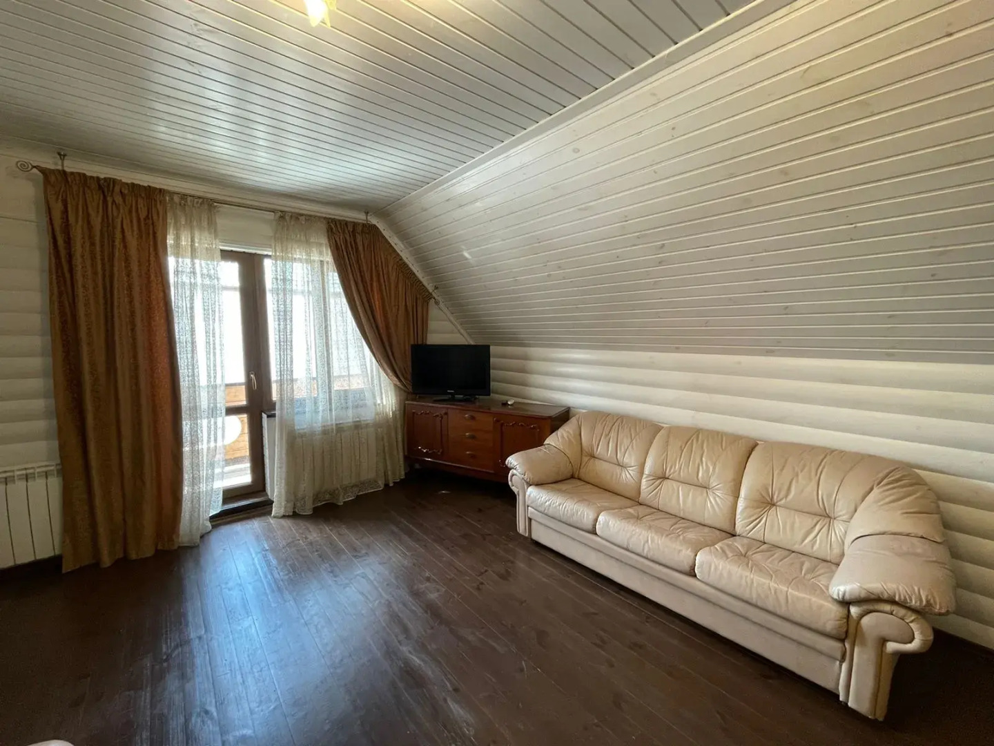 Частный Дом на Берегу Моря с Бассейном