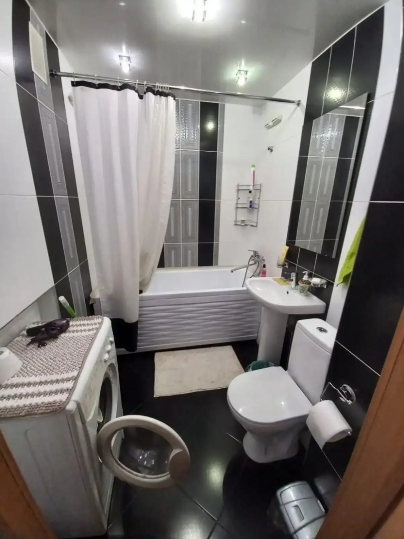 Квартира студия на Строителей с видом на ТЦ Планета