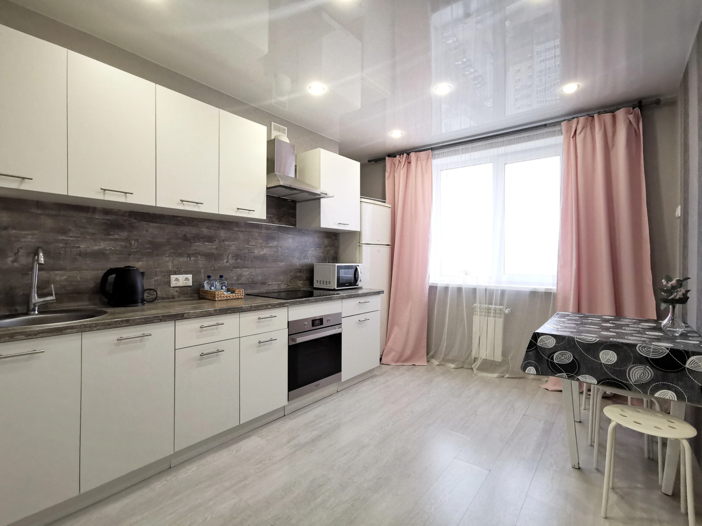 Апартаменты на Дыбенко 27А