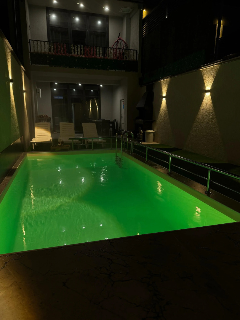 Гостевой дом Дом с бассейном на берегу