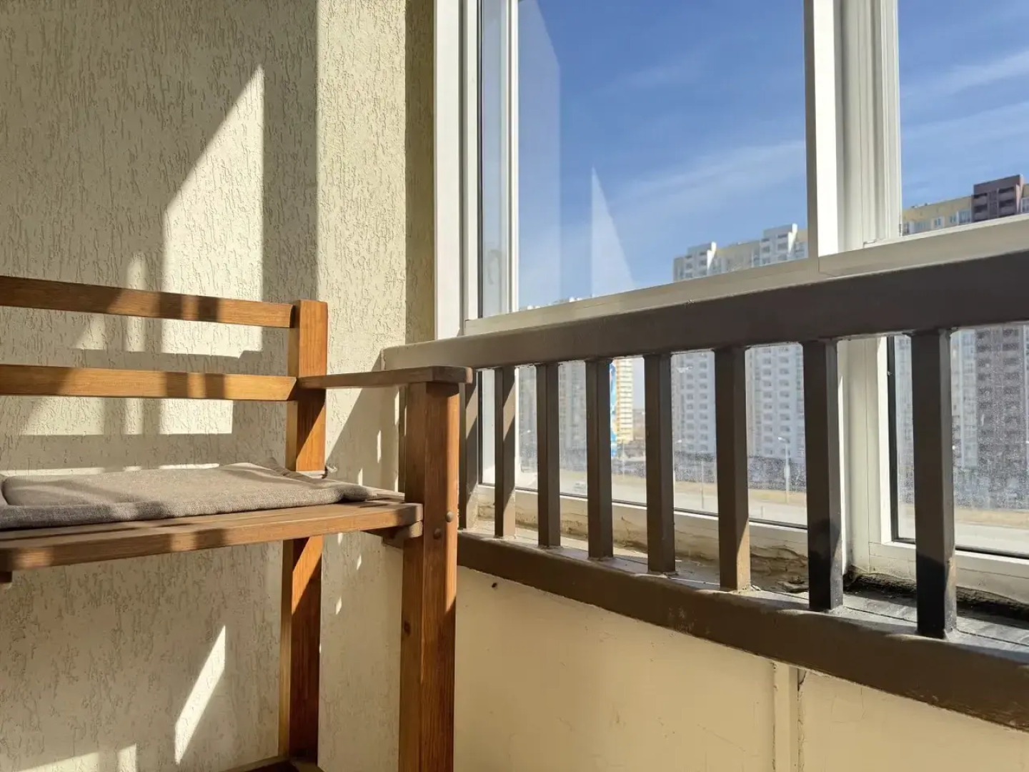 Квартира Яркая Студия на Улице Университетская Набережная 62