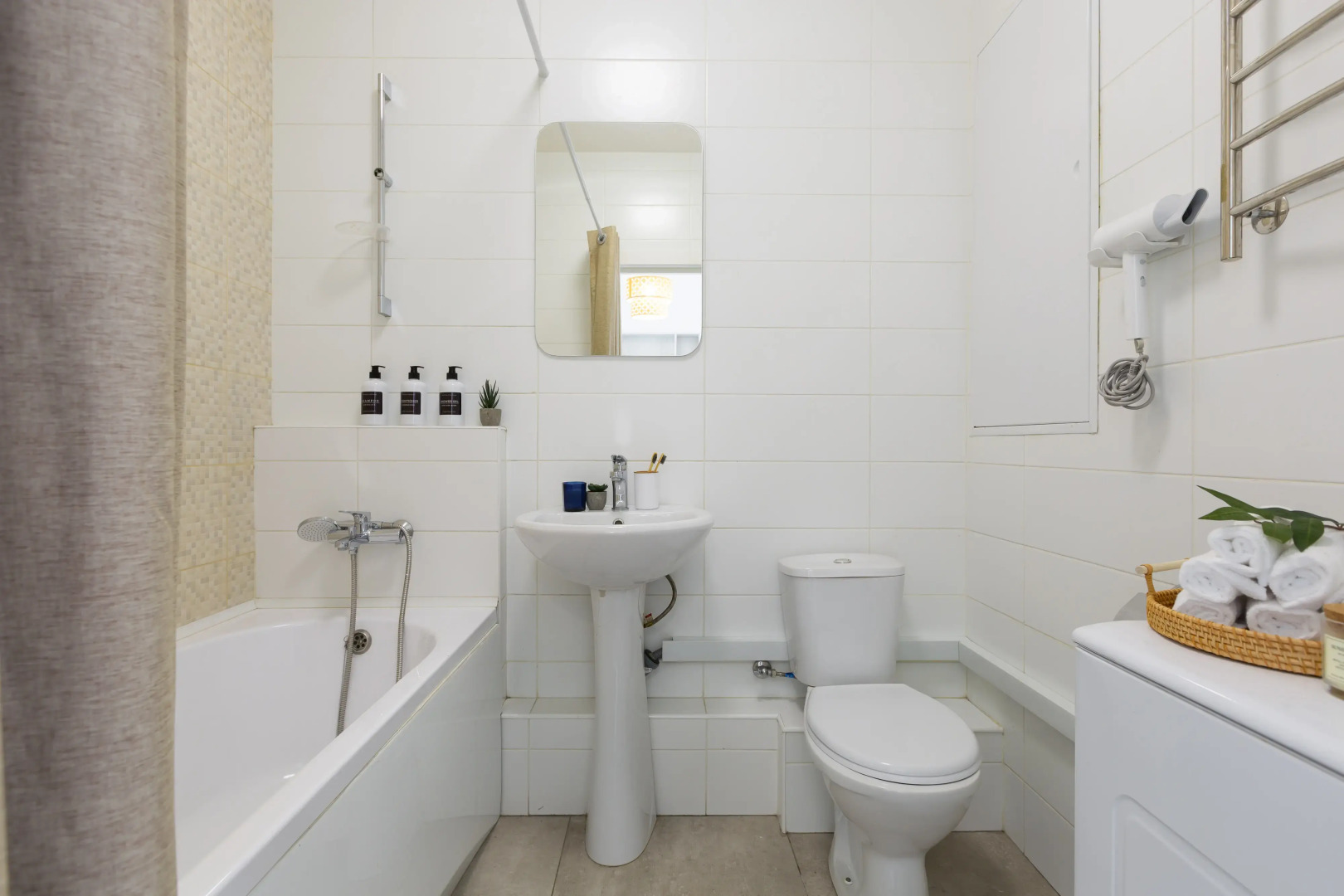 Апартаменты Life Apartments ЖК Спутник, рядом Экспоцентр и ТЦ Vegas