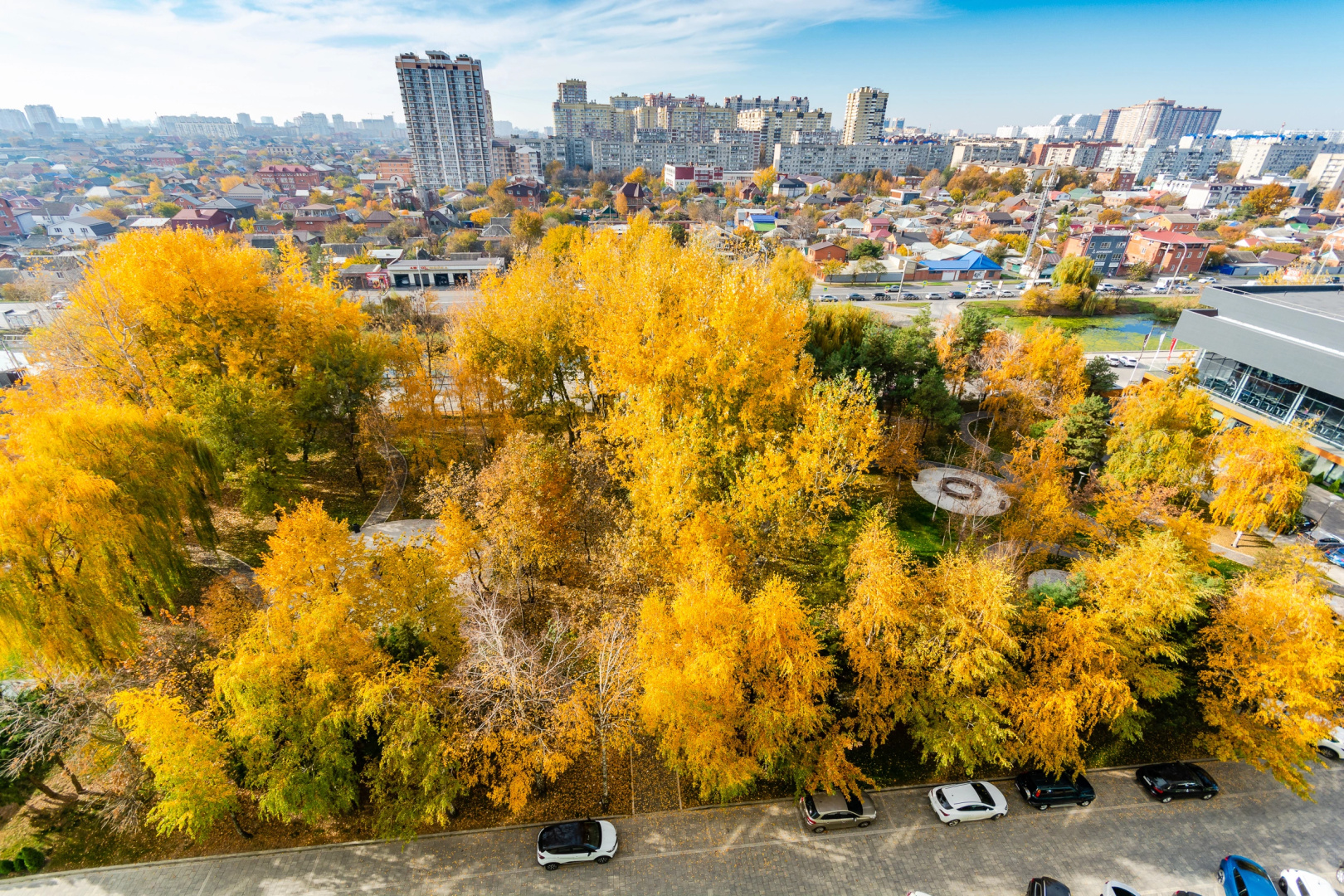 Квартира с панорамным видом на город рядом с парком Галицкого. Сеть Мята
