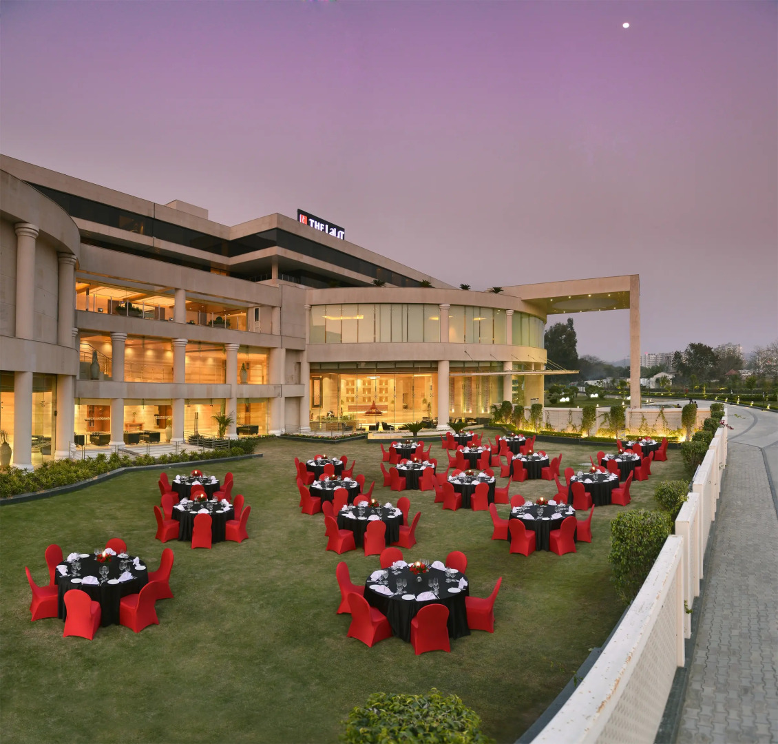 Отель The Lalit Chandigarh