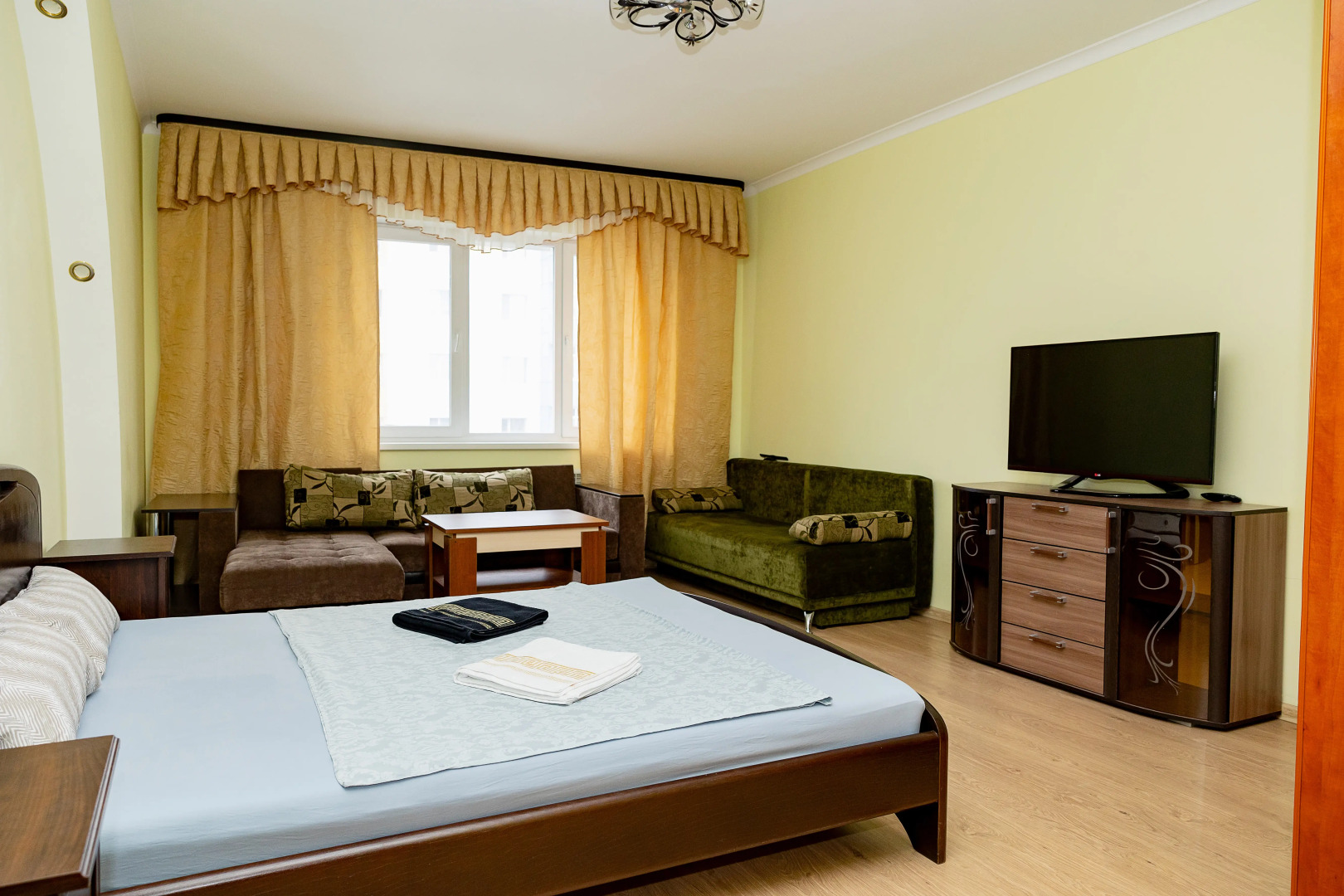 Апартаменты Домино возле КТЦ Югра-Классик