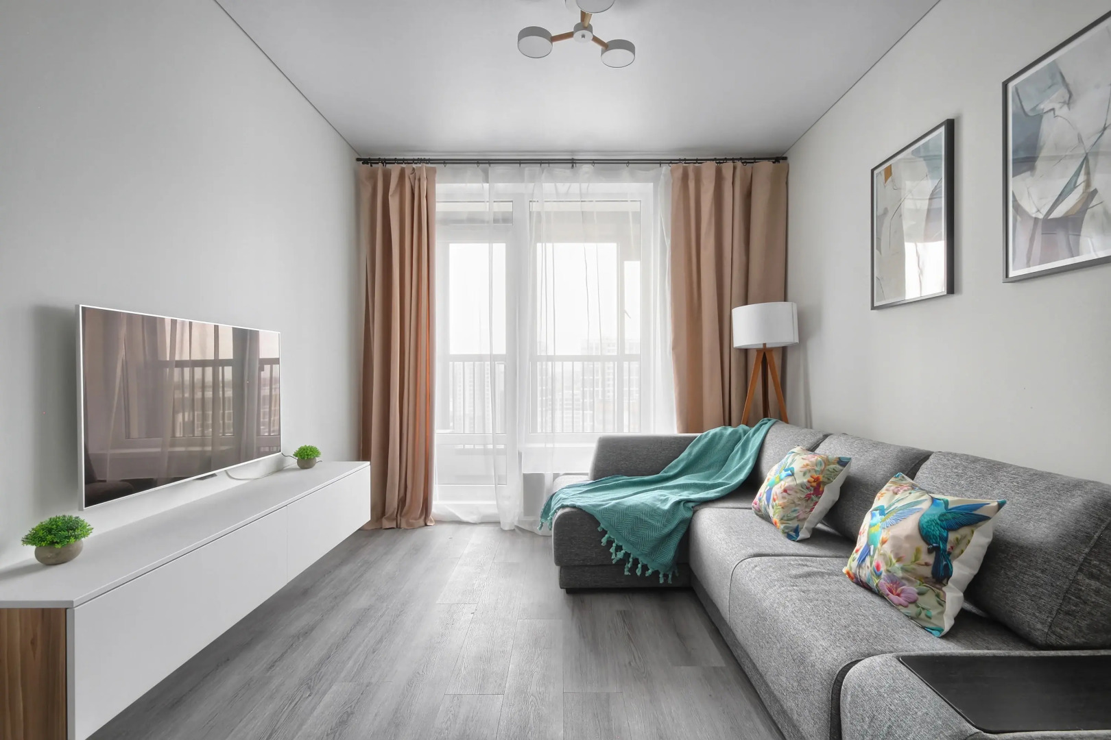 Апартаменты MyHomeYourHome на Дальневосточном проспект 19 к1