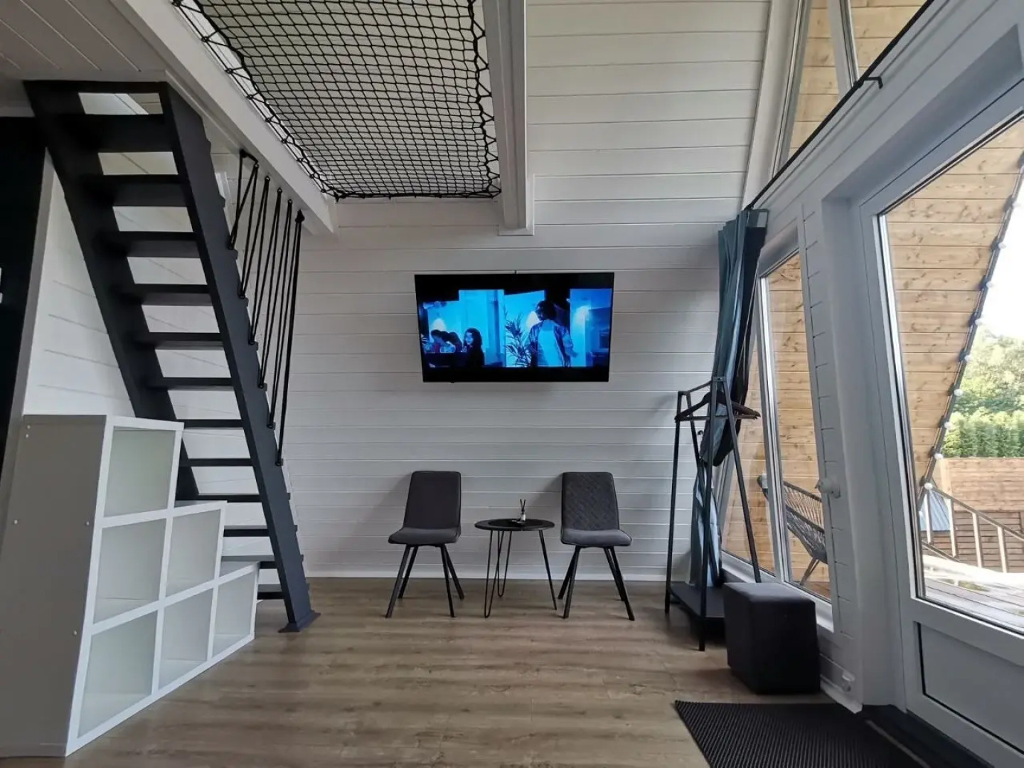 Частный Дом с Видом на Лесной Массив