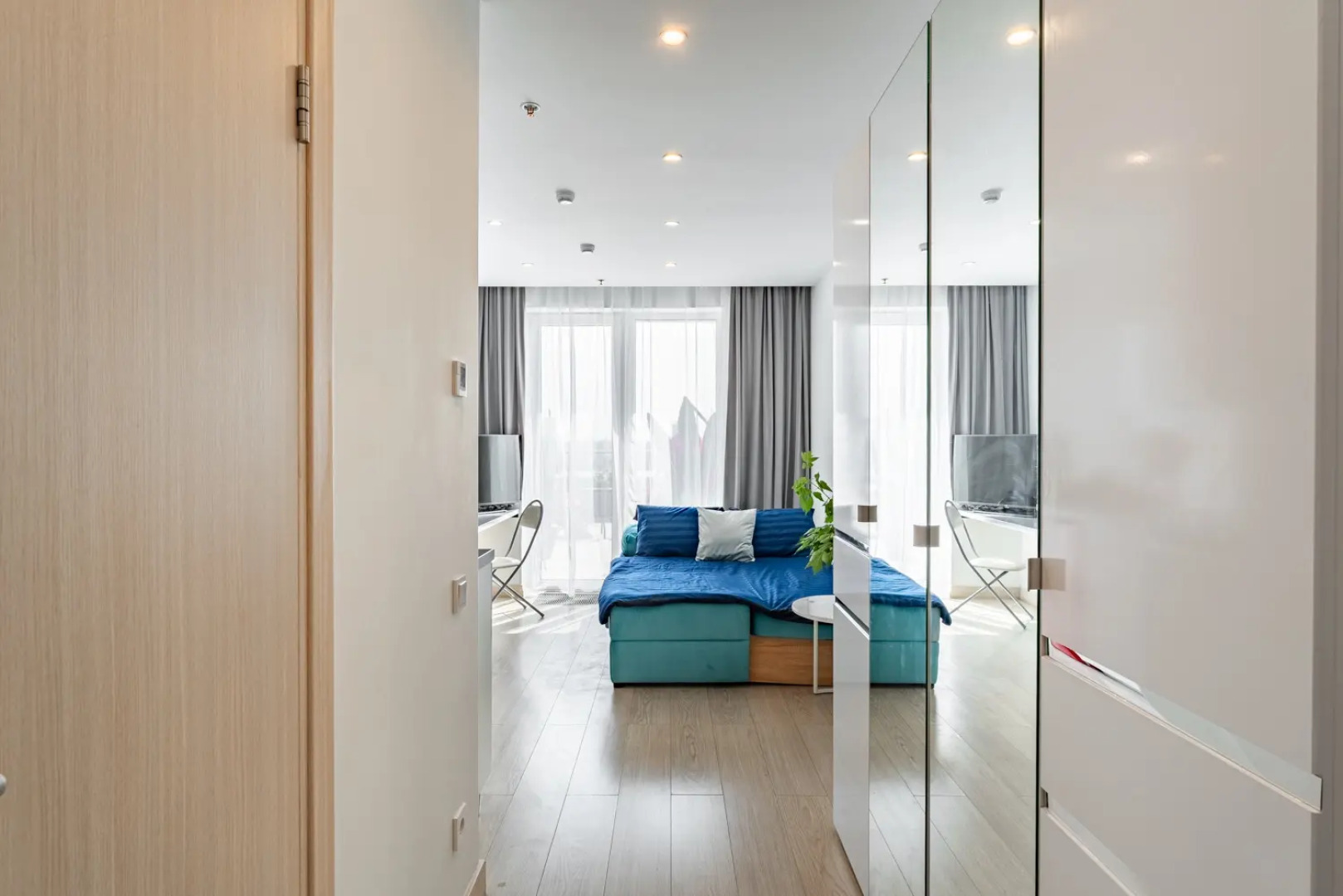 Апартаменты с личной террасой около острова мечты метро Технопарк