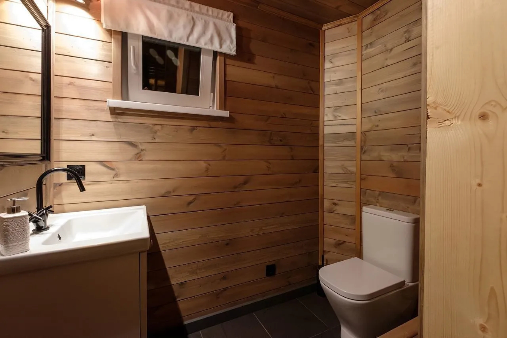 Частный дом с баней