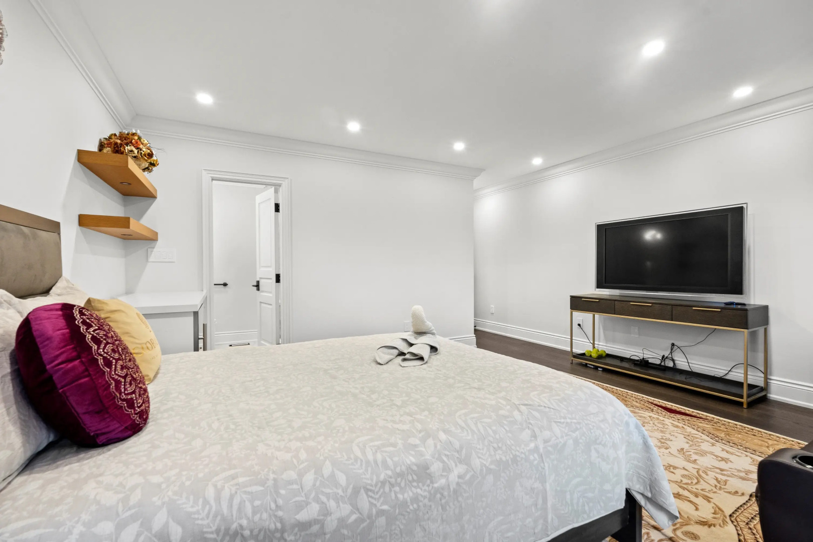 Частный дом Globalstay Luxury 4-Bedroom near Wonderland near Wonderland with Free Parking