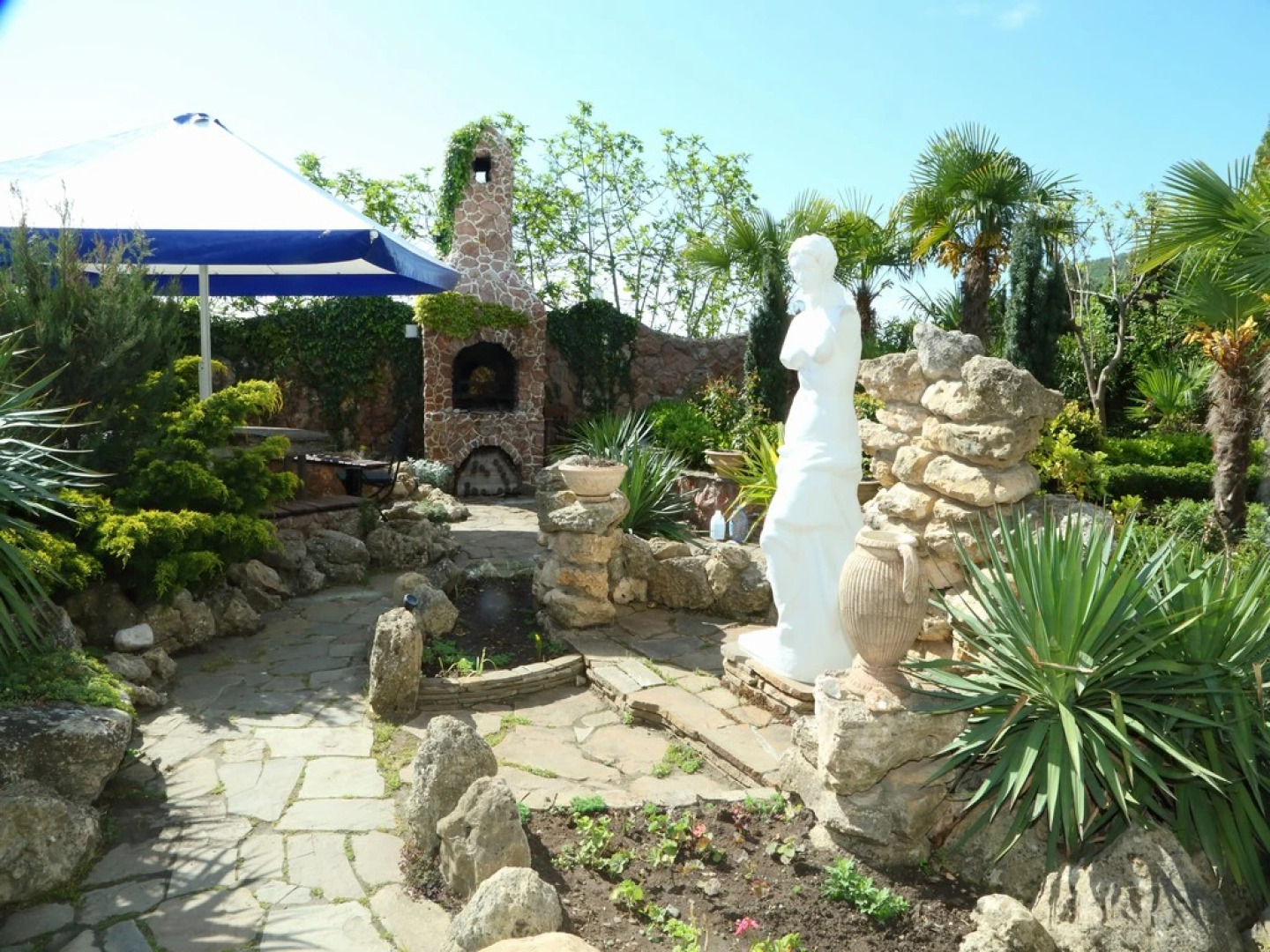 Отель Мажестик