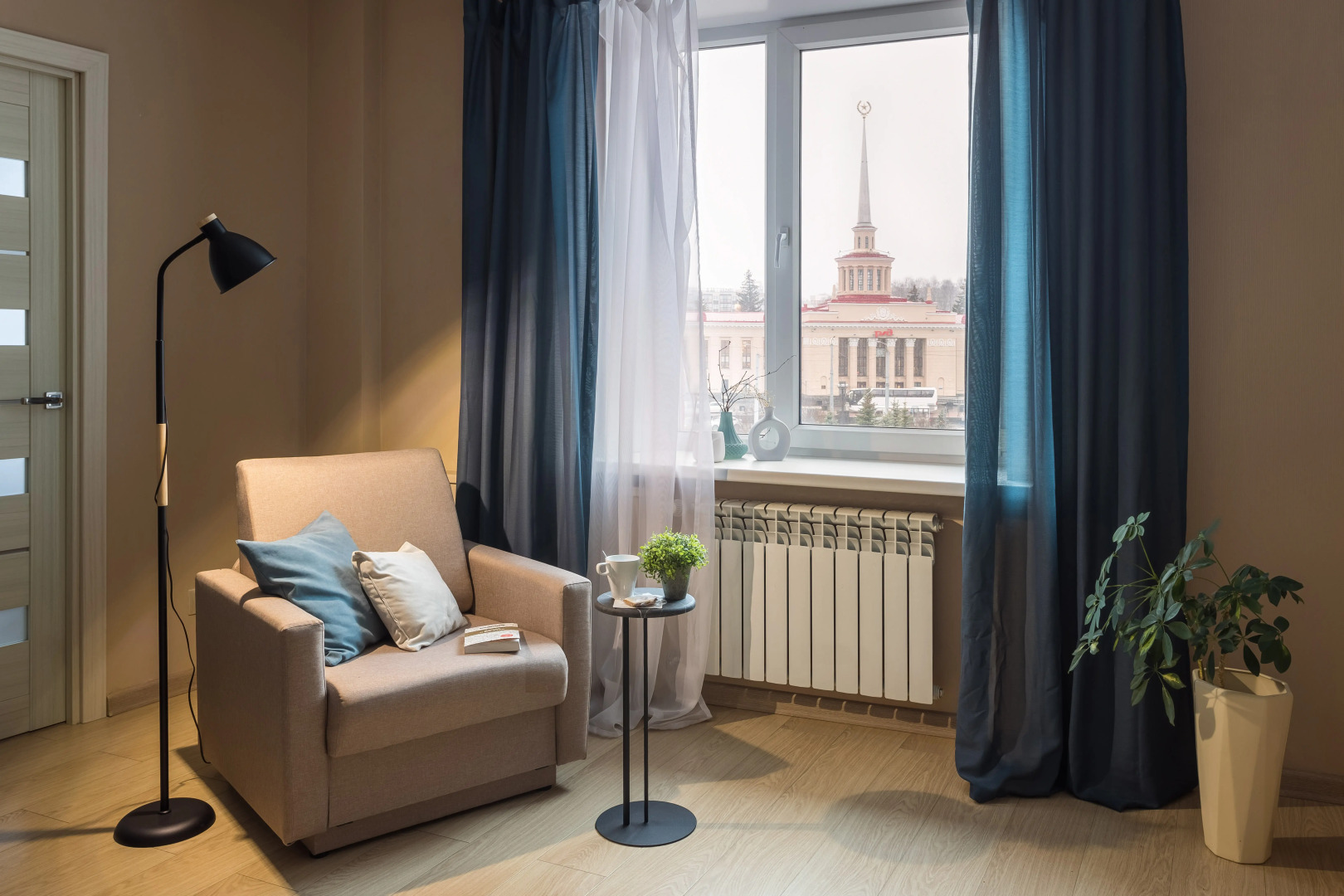 Апартаменты двухкомнатные с Видом на Привокзальную Площадь Hygge Karelia