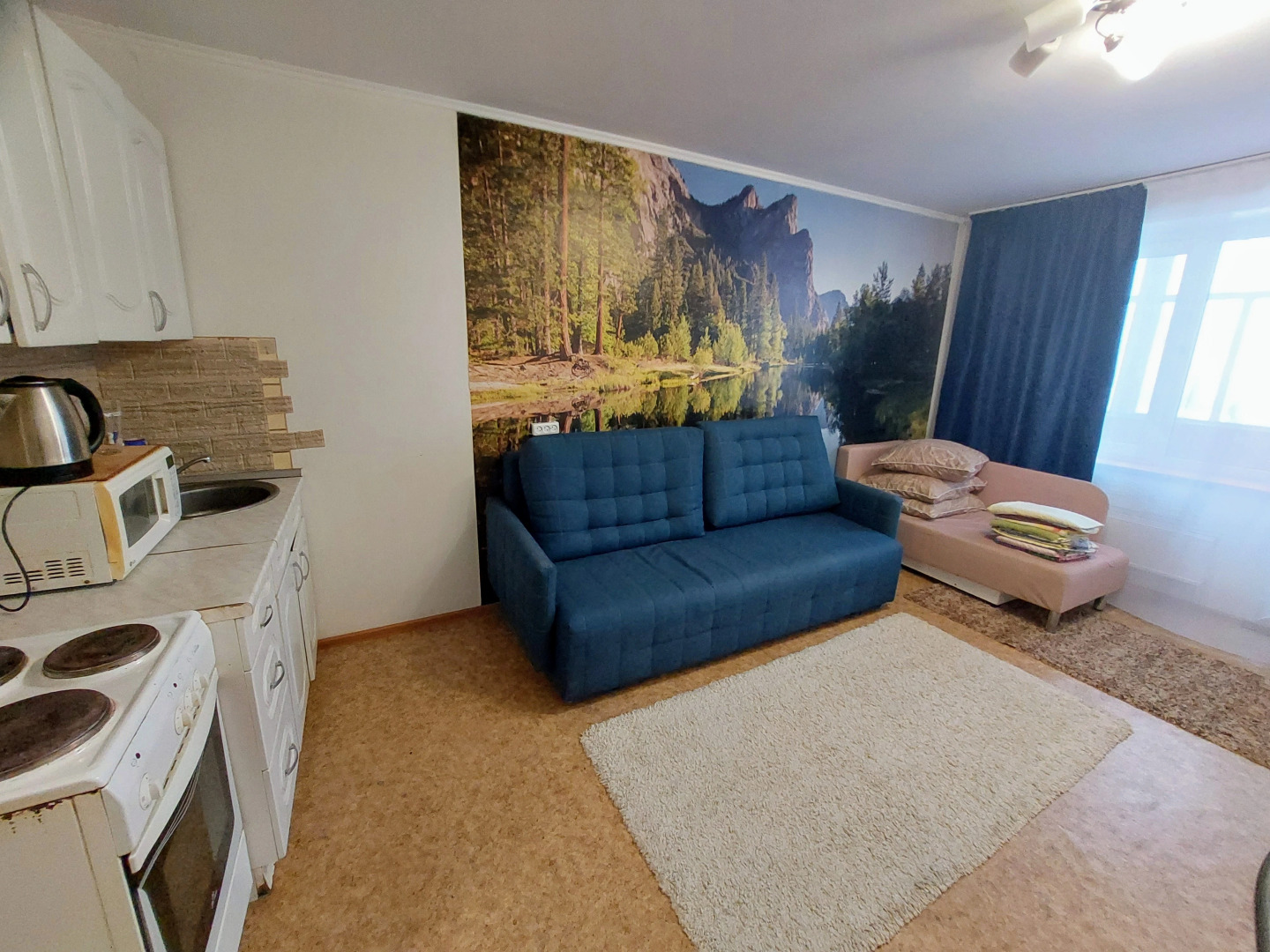 Апартаменты Студия с балконом у ТЦ Колумб