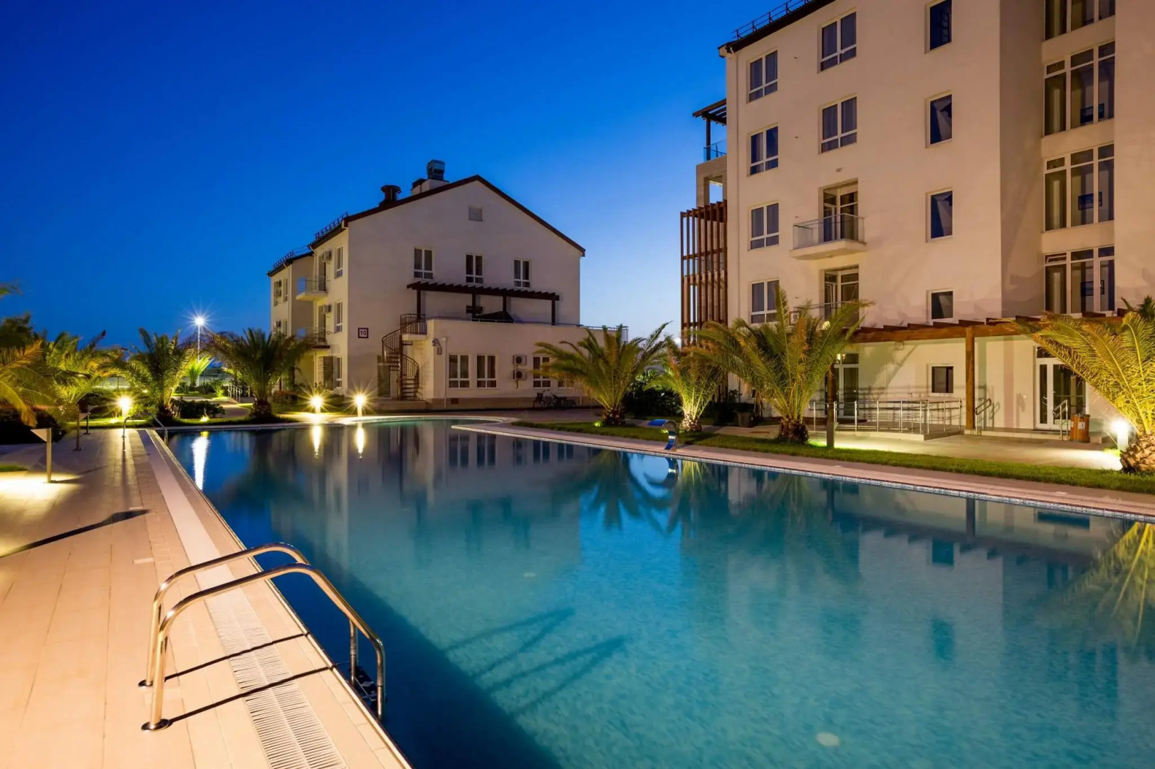 Апартаменты Феникс Де Люкс