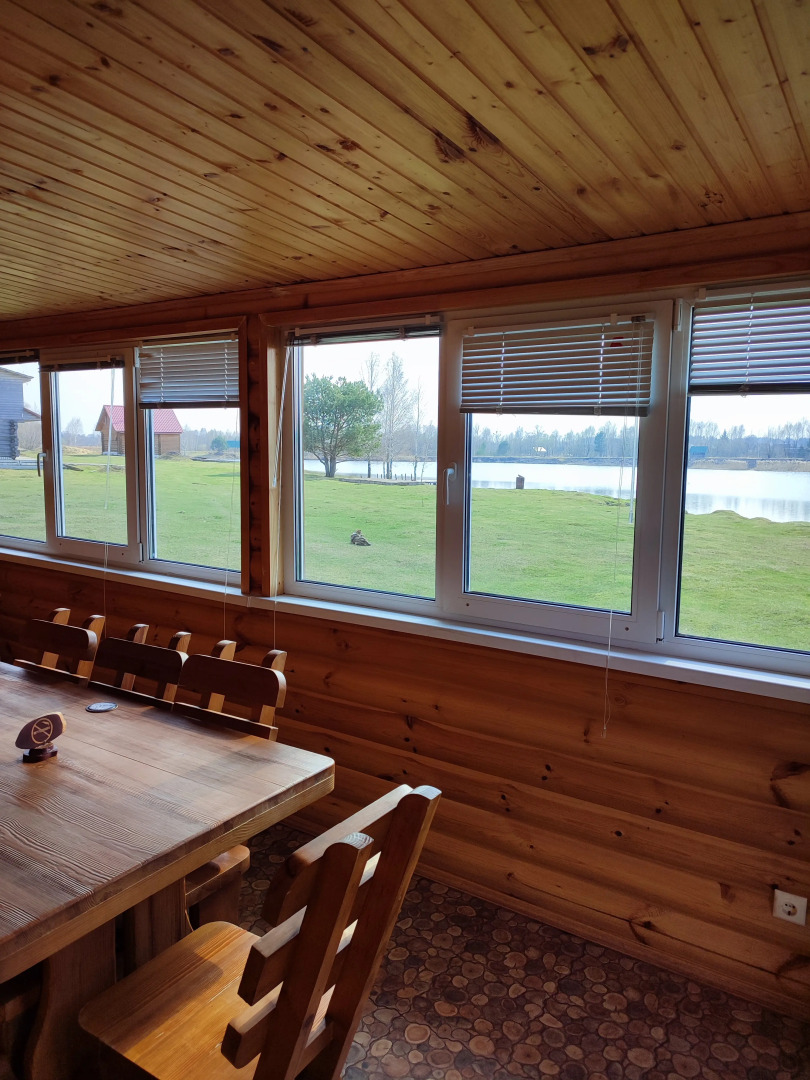 Частный дом на озере