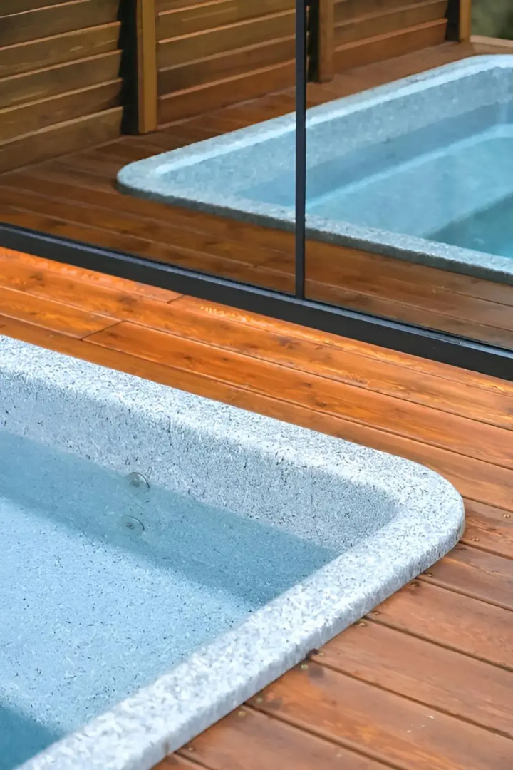 Частный Дом на Берегу Реки с Авторским Дизайном