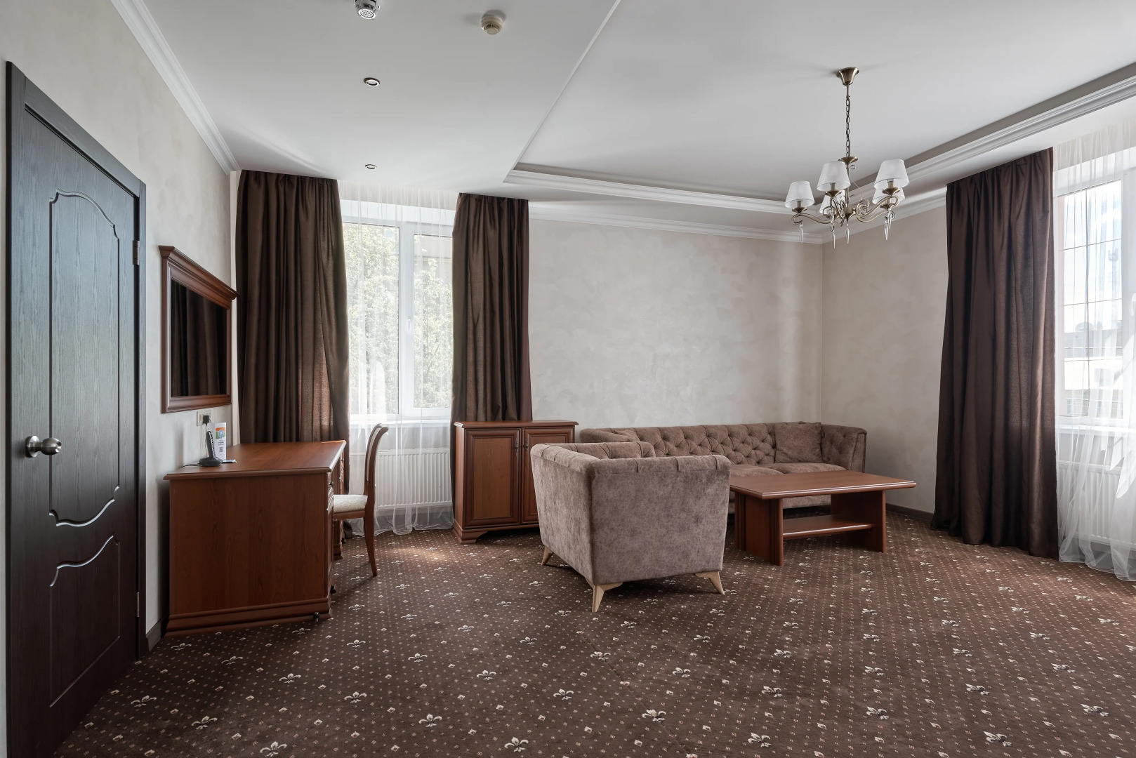 Отель Корона