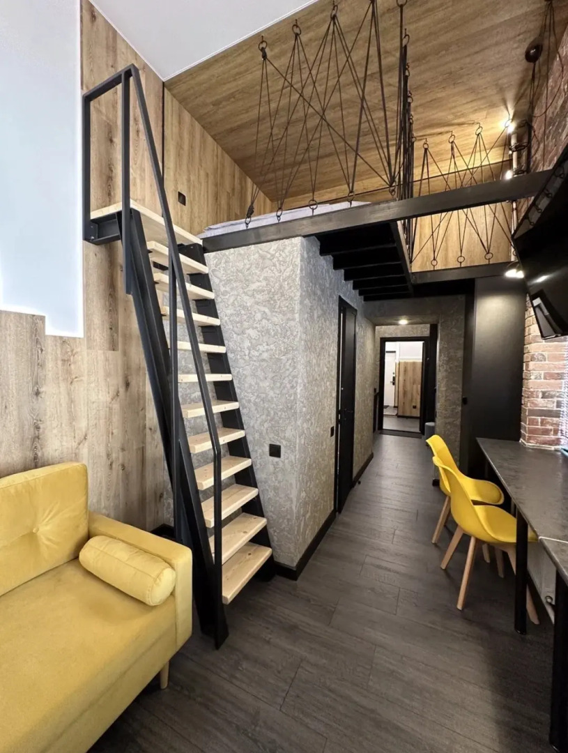 Апартаменты Двухуровневая Студия Лофт на Маяковского 17