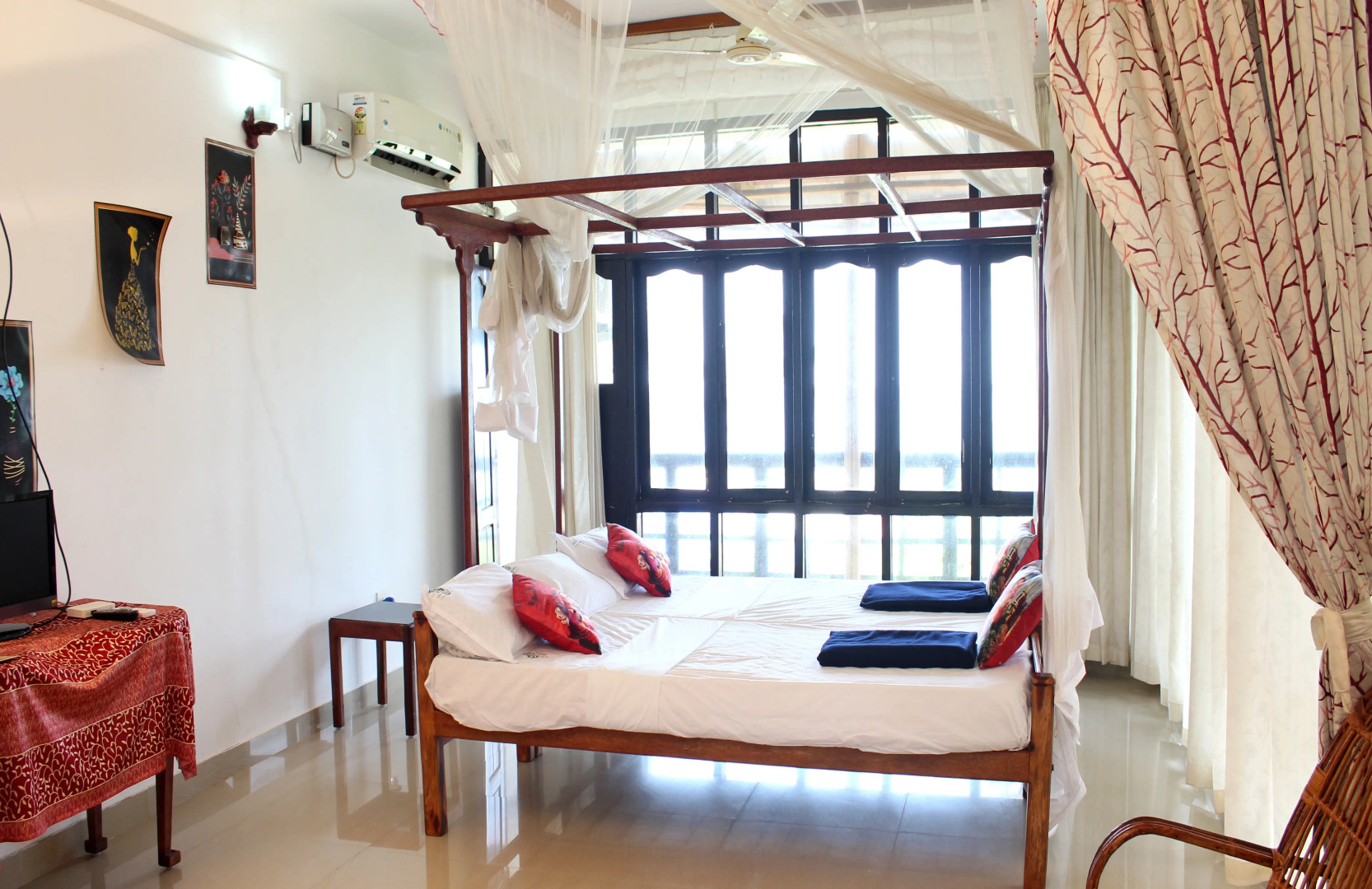 Отель True Blue Beach Resort