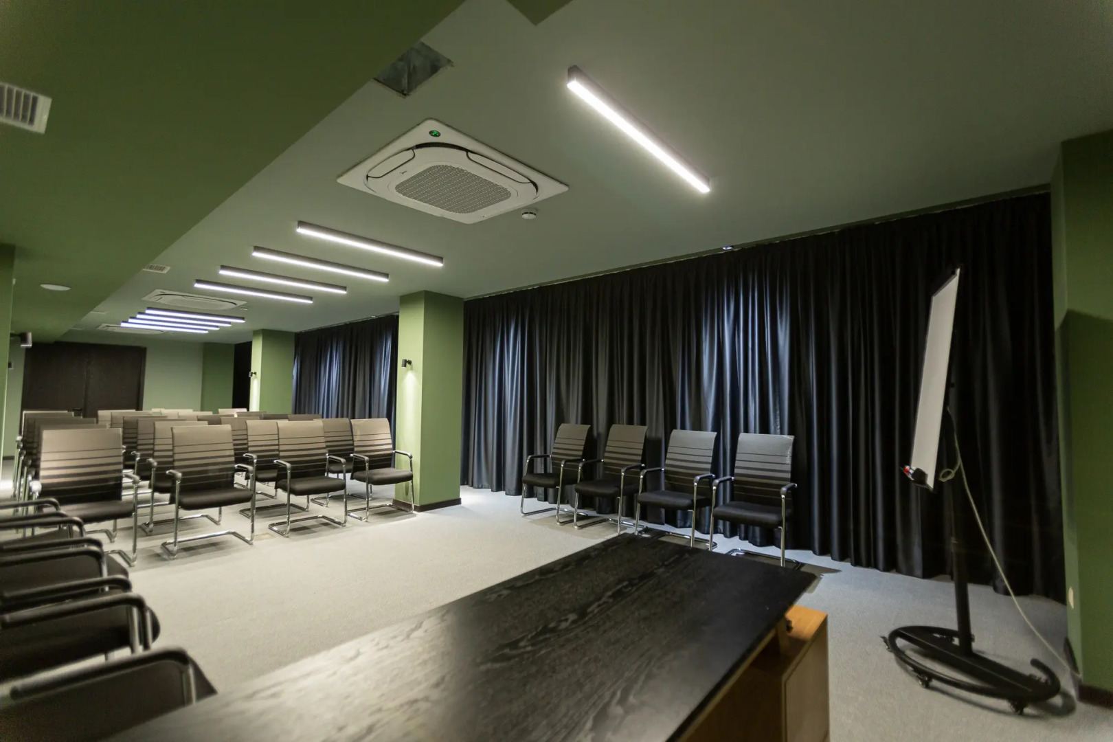 Отель West Inn Georgia