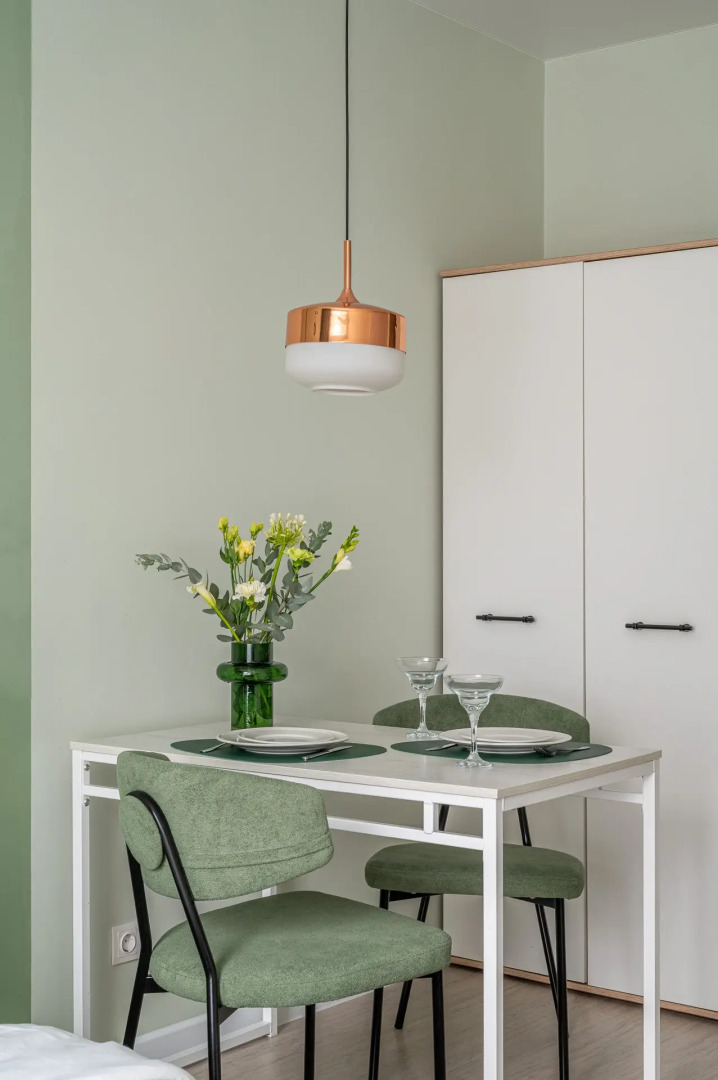 Студия у Метро Космонавтов