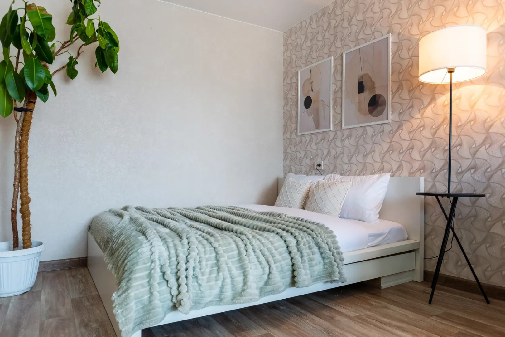 Квартира Семейная двушка у ЖД вокзала с двумя TV и кондиционером