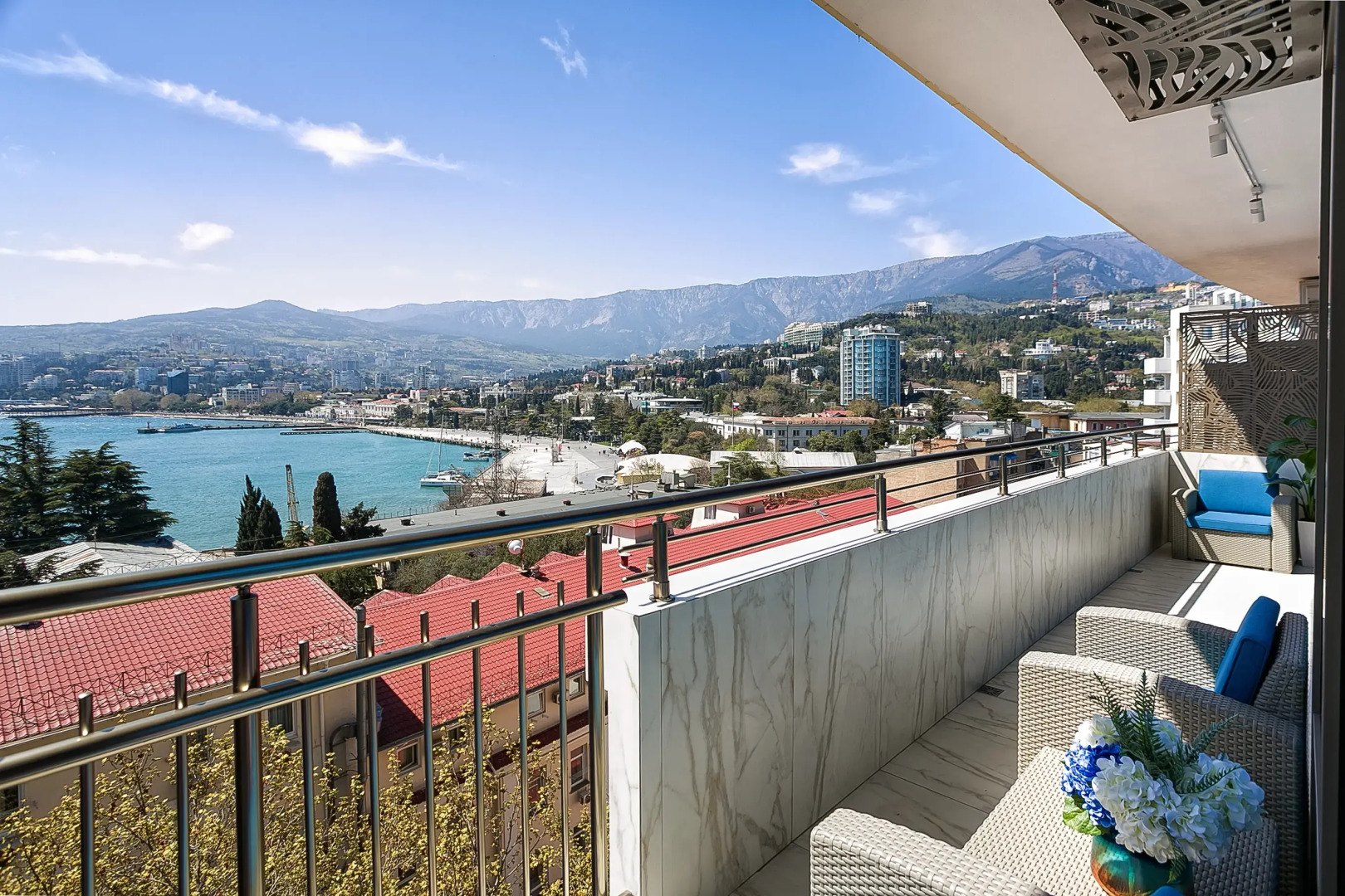 Апартаменты Yalta Plaza