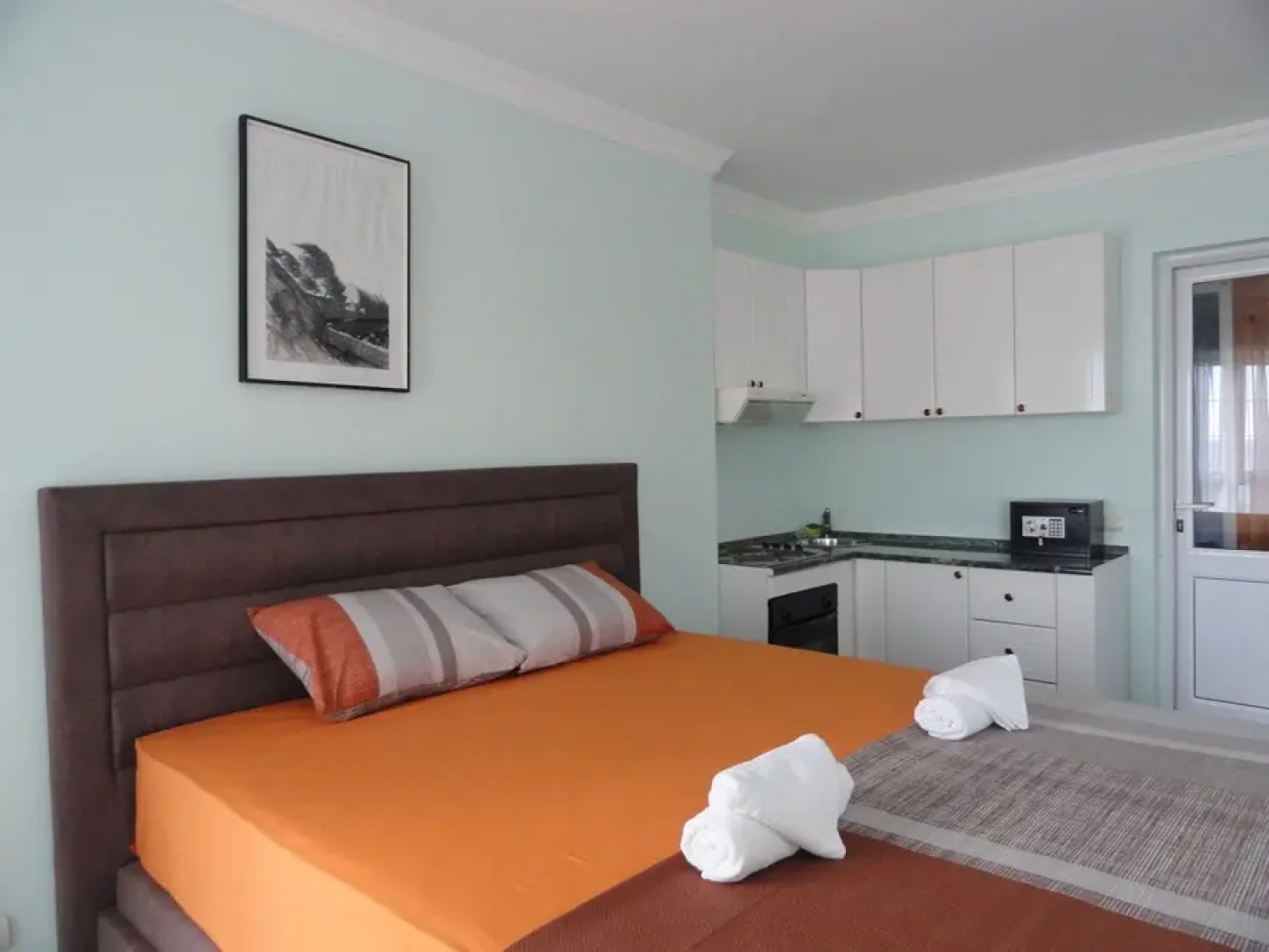 Вилла Petrovac с бассейном 6 спален