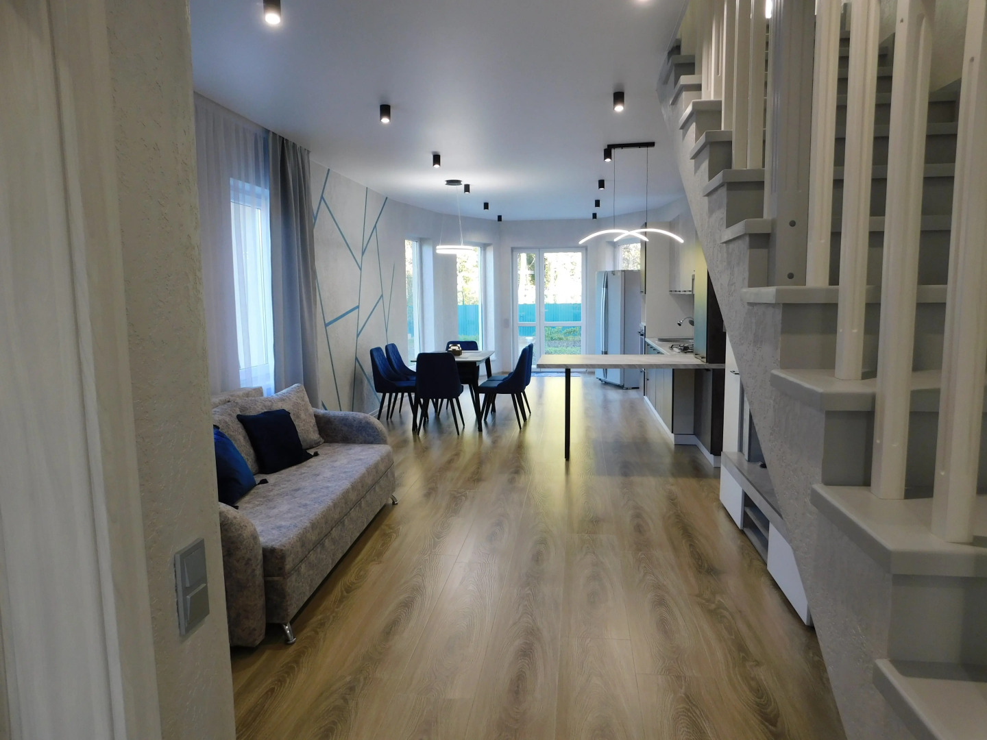 Частный Дом Двух Этажный Дом в Тихом Районе