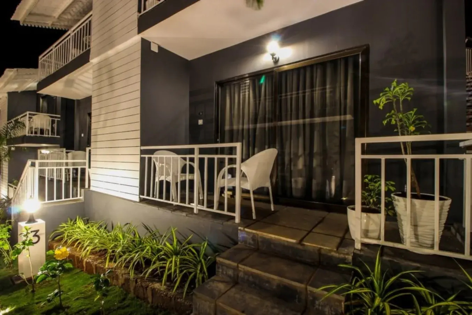 Отель Oceans 7 Ashwem