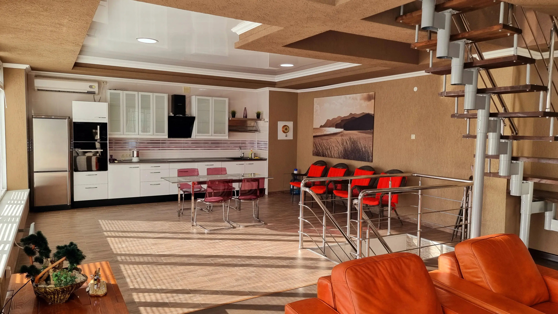 Частный Дом Таунхаус с Панорамной Крышей