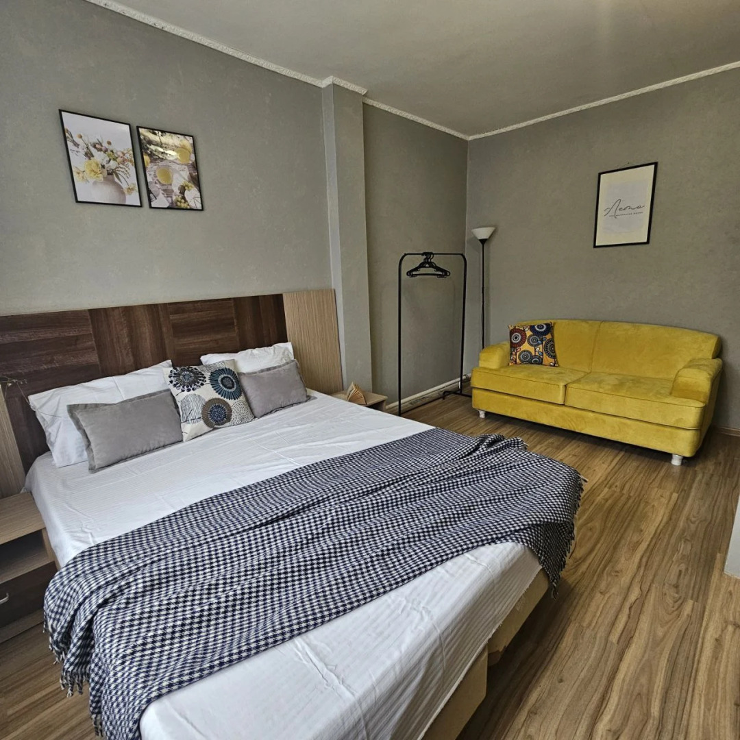 Меблированные Комнаты на Красной 21