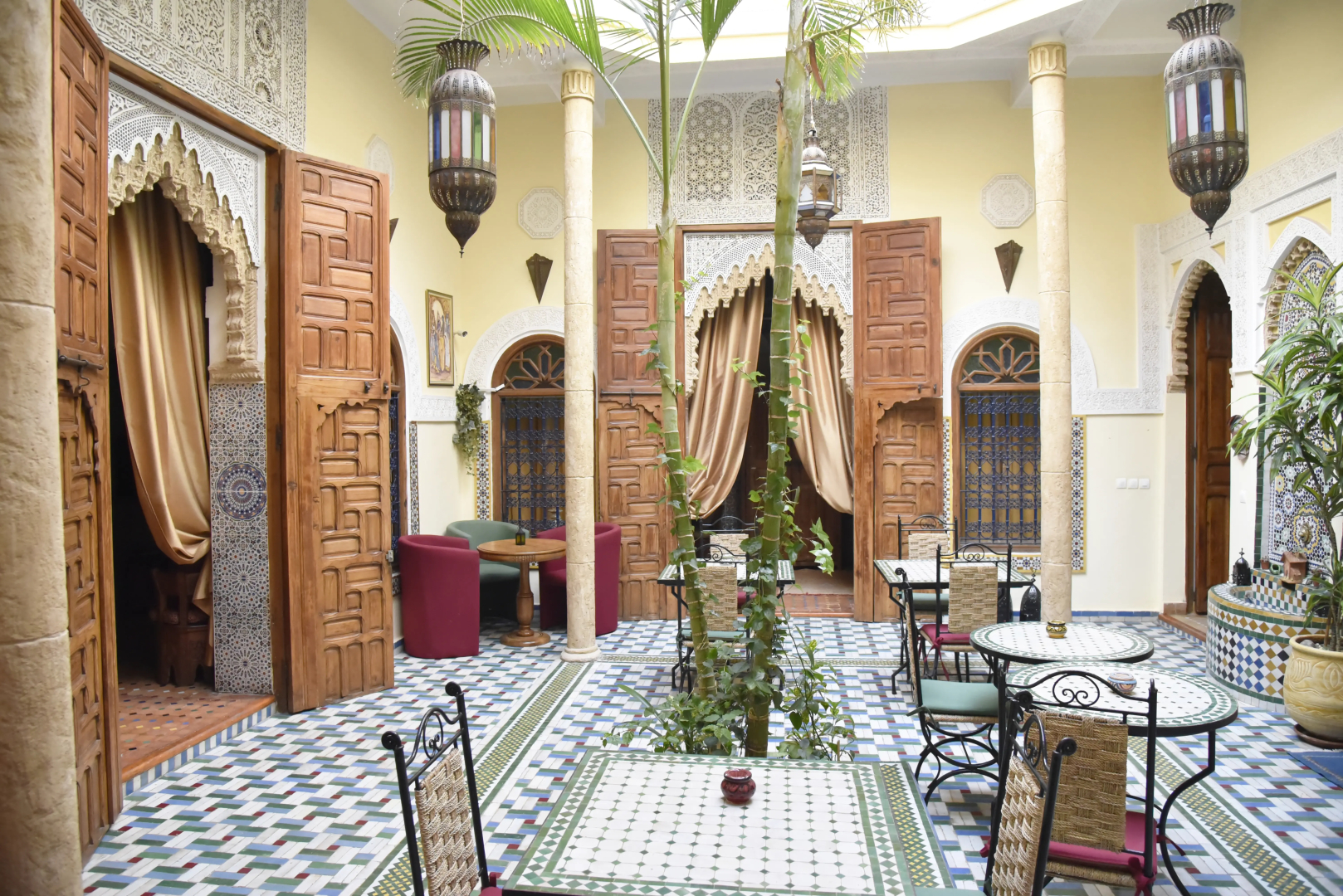 Отель Riad Darzouhour