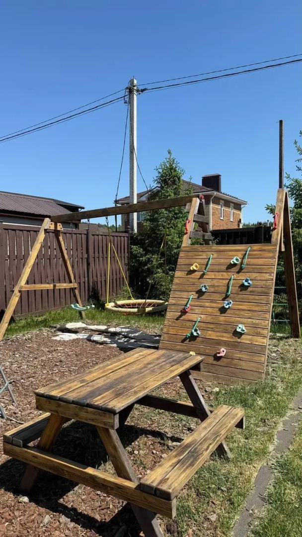 Частный Дом Большой семейный с панорамными окнами