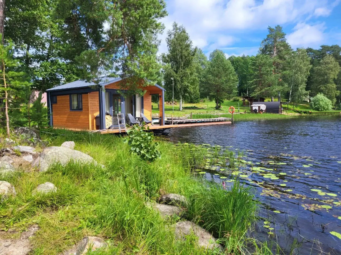 Гостевой дом на воде,хаусбот на р.Вуокса, карельский перешеек
