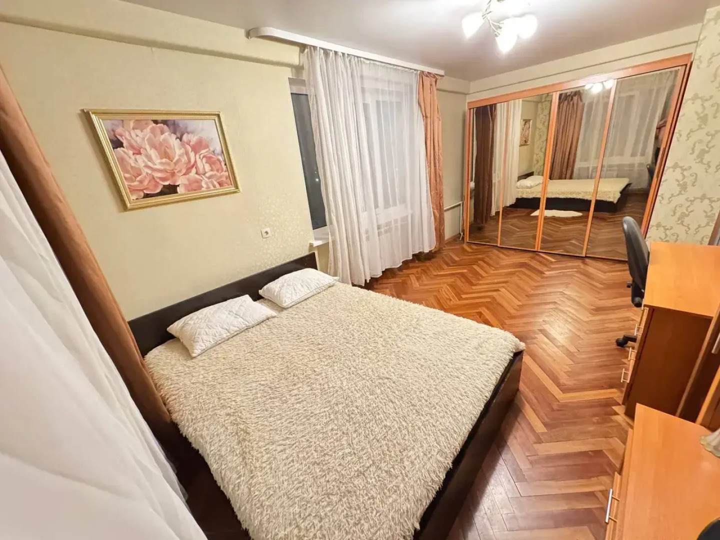 Апартаменты на Партизана Германа,10к4