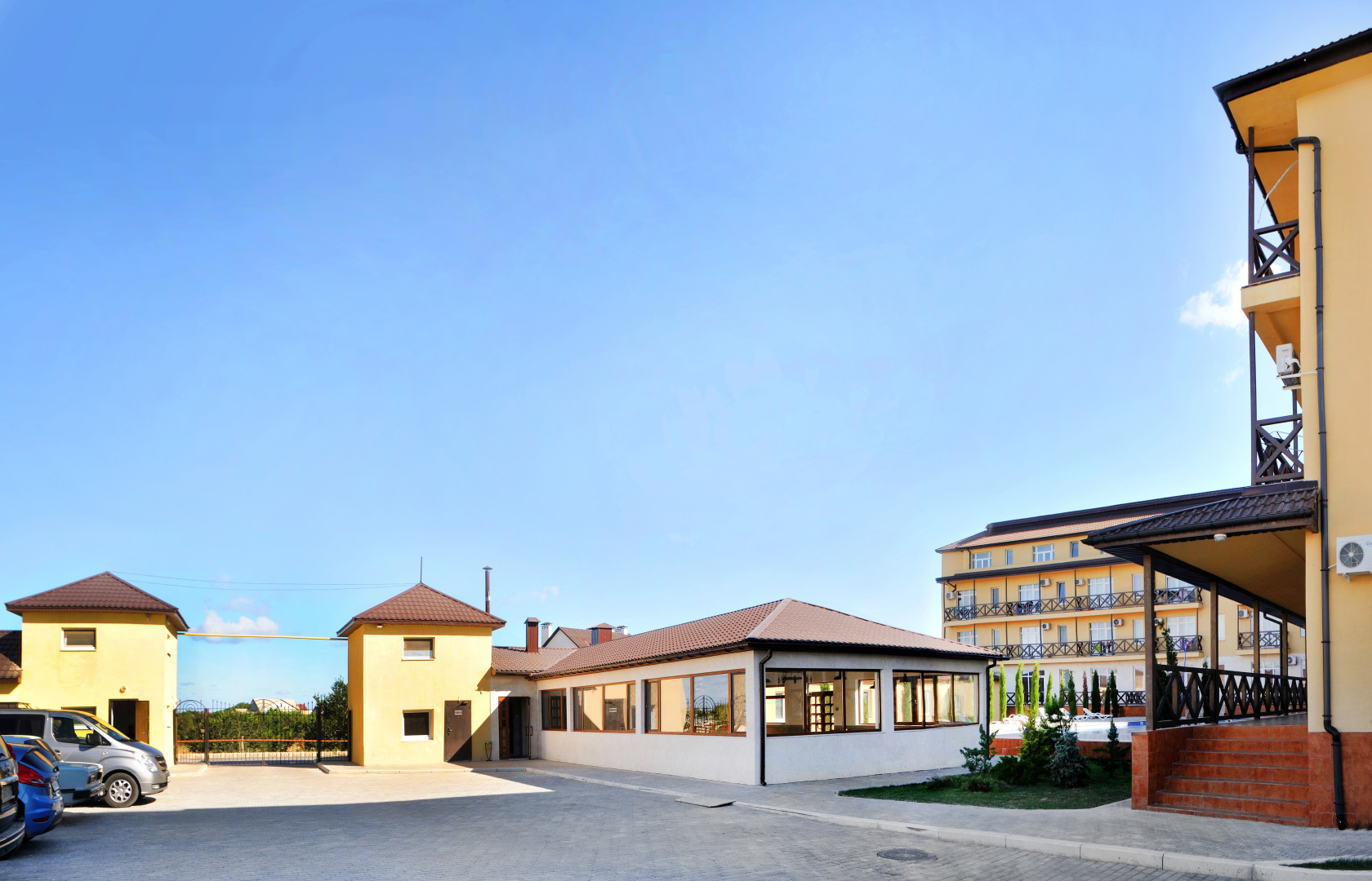 Отель Черноморский