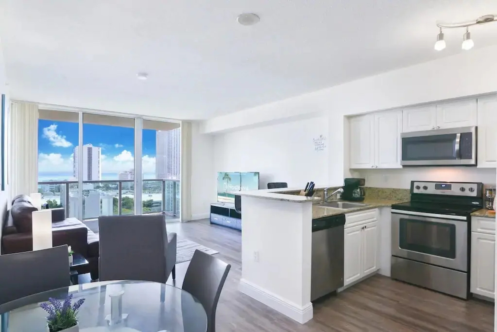 Апарт-отель Pet Friendly Condos in Sunny Isles