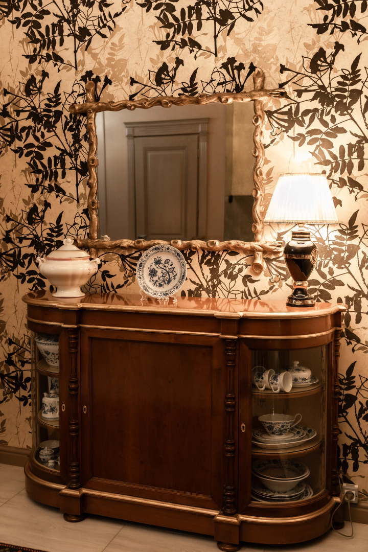 Отель West Inn Palace