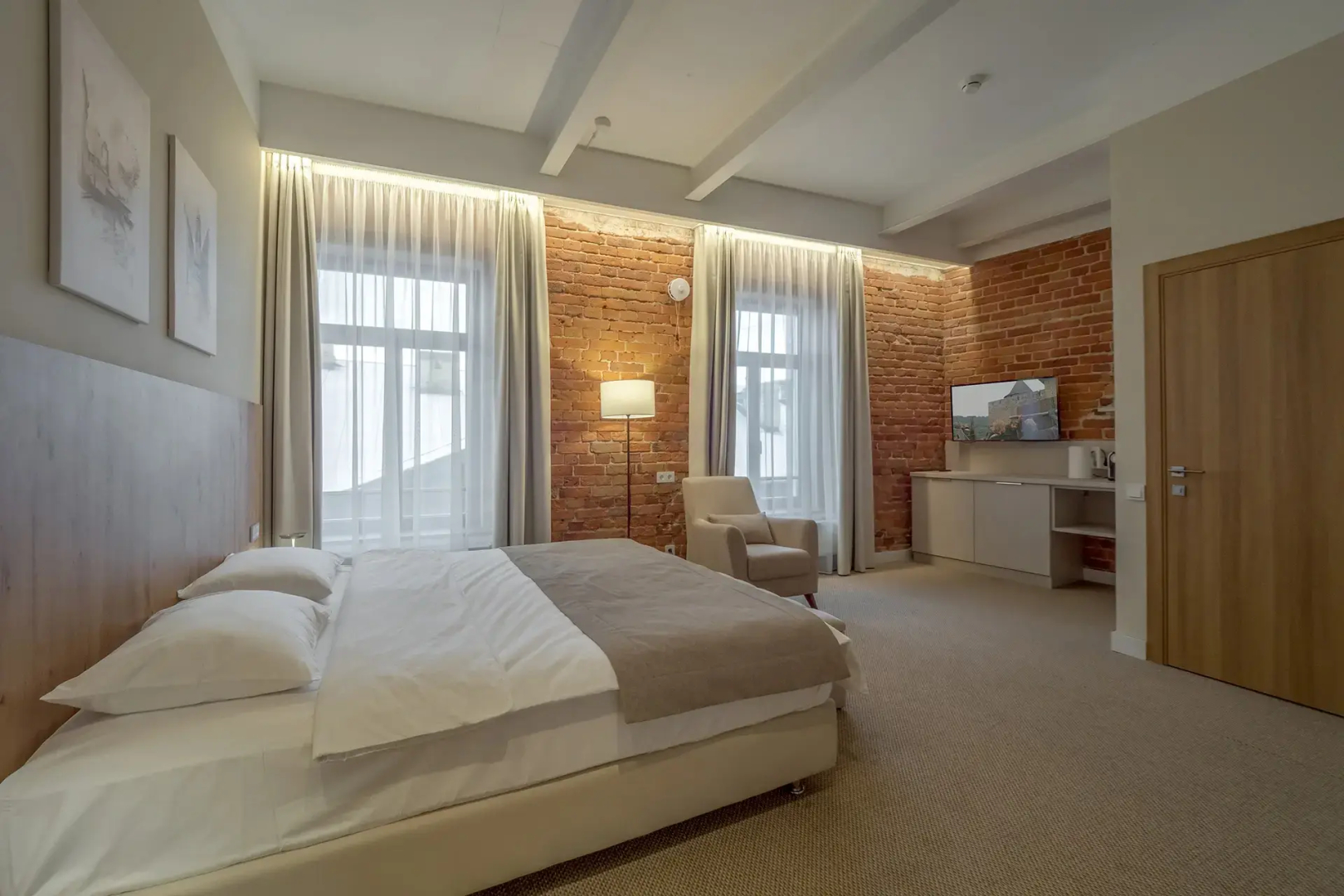 Отель Дом Тaт