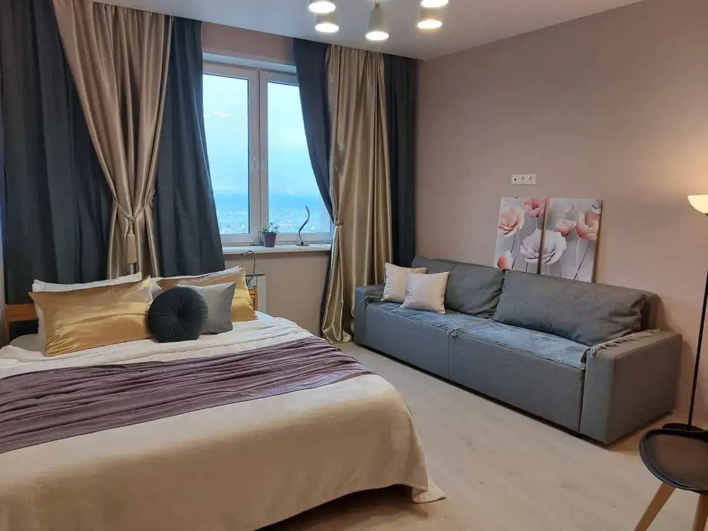 Квартира ЕвроДвушка Аксакова 81/1 на 17 Этаже до 7 Чел