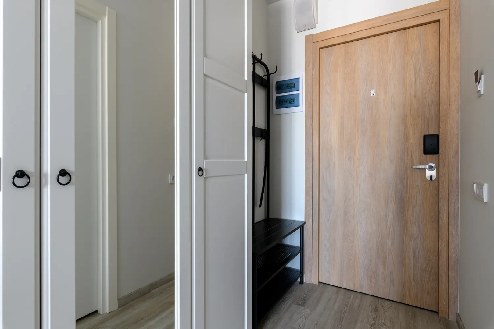 Апартаменты White & Grey