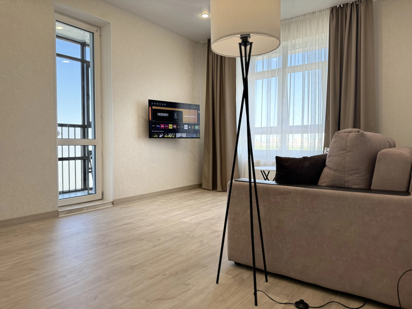 Квартира Двухкомнатная на Созидателей 7