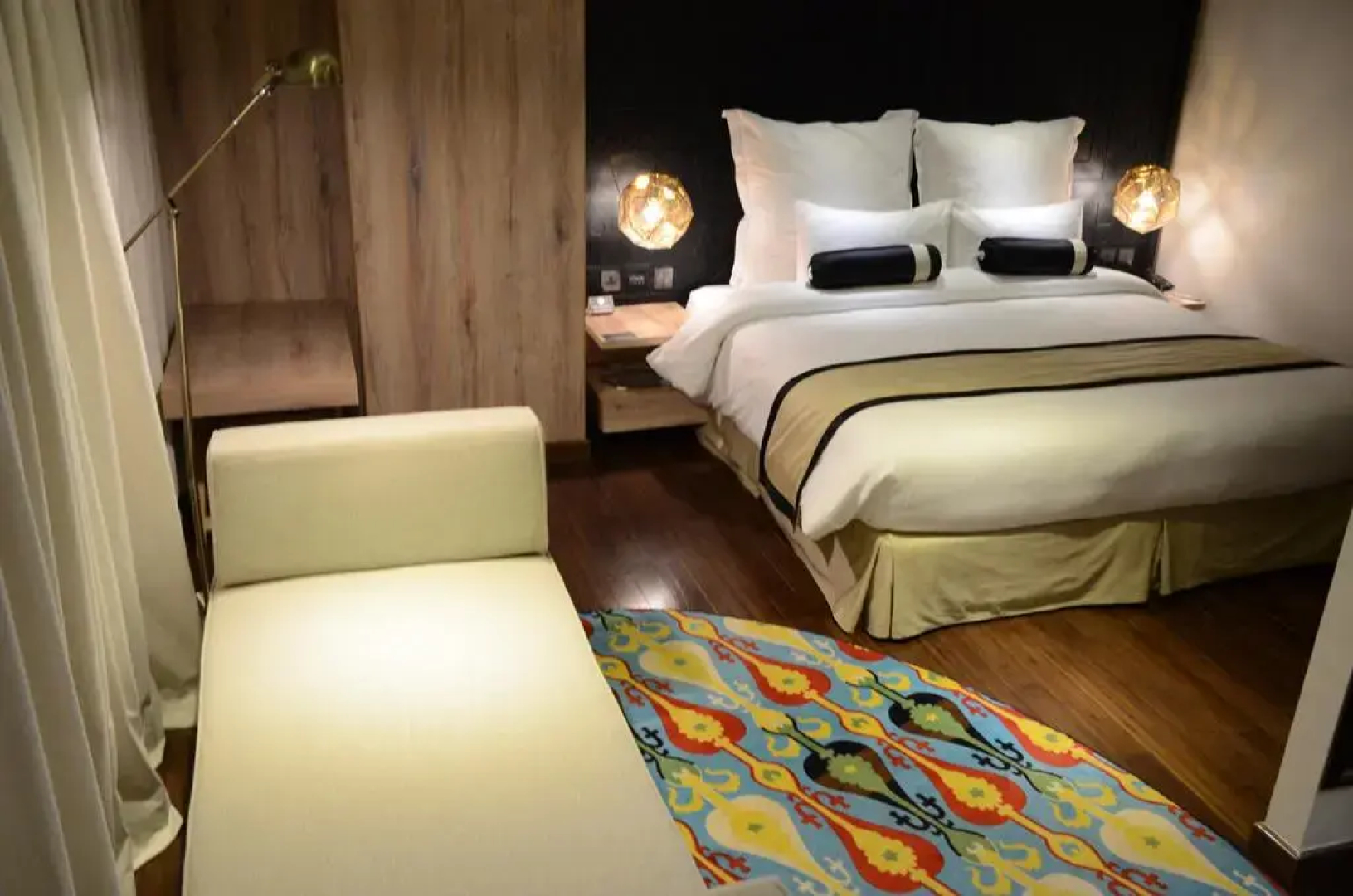 Отель Four Seasons Inn