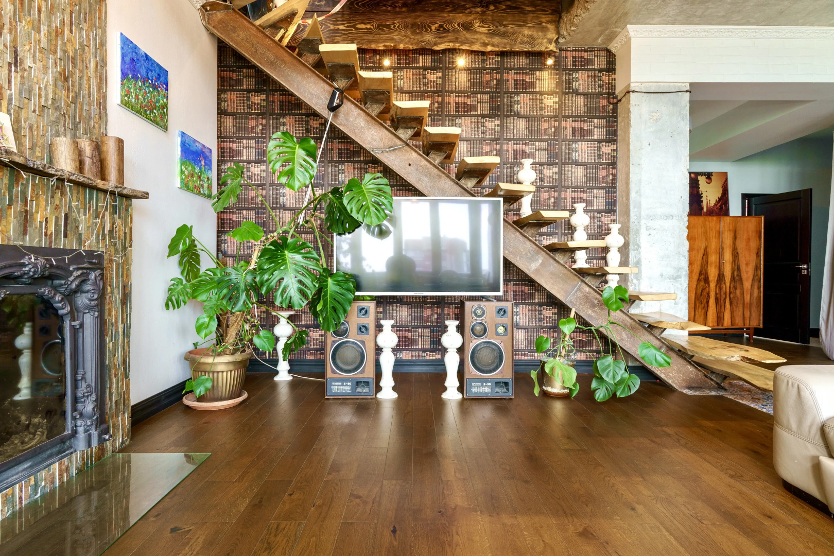 Апартаменты ApartMari Шикарные 4-комнатные апартаменты Лофт в центре