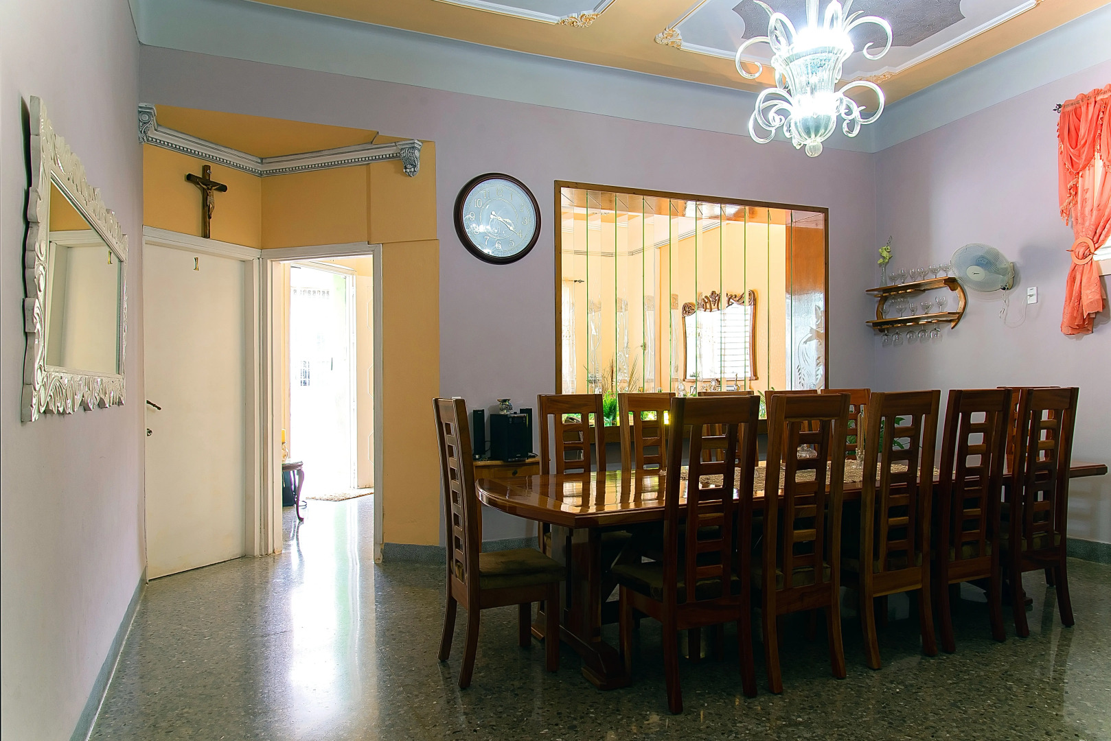 Мини-Отель Hostal Yakelyn